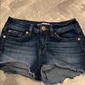 No boundaries jean shorts